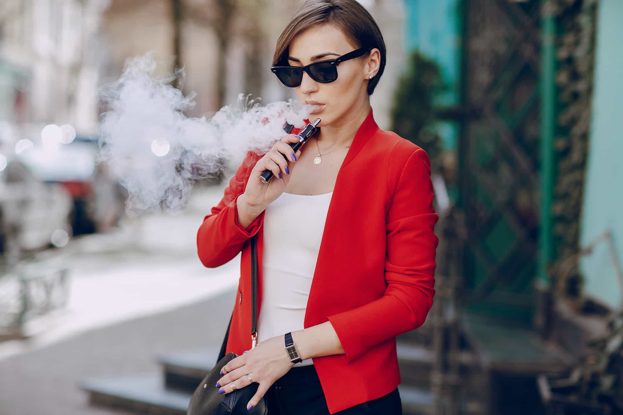 girl with the electronic cigarette